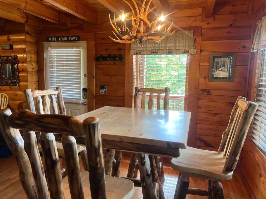 Вилла Yogi'S Den: Breathtaking Views! 3 Min To Dollywood, On 1 Acre! Севьервилл Экстерьер фото