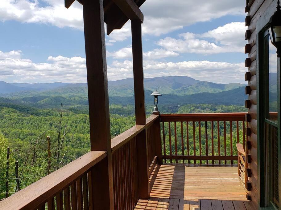 Вилла Yogi'S Den: Breathtaking Views! 3 Min To Dollywood, On 1 Acre! Севьервилл Экстерьер фото