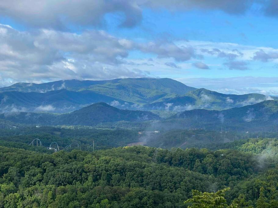 Вилла Yogi'S Den: Breathtaking Views! 3 Min To Dollywood, On 1 Acre! Севьервилл Экстерьер фото