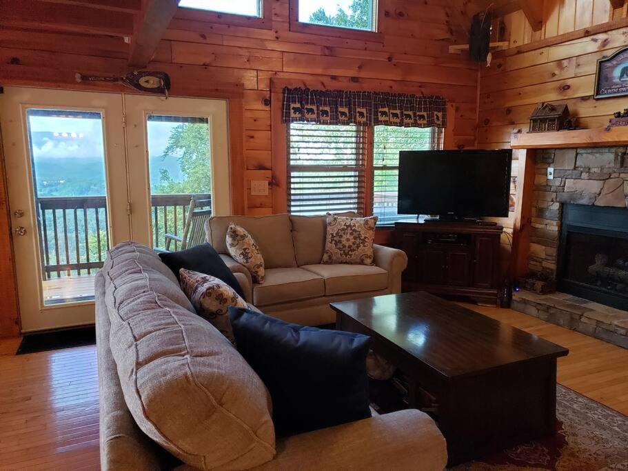 Вилла Yogi'S Den: Breathtaking Views! 3 Min To Dollywood, On 1 Acre! Севьервилл Экстерьер фото