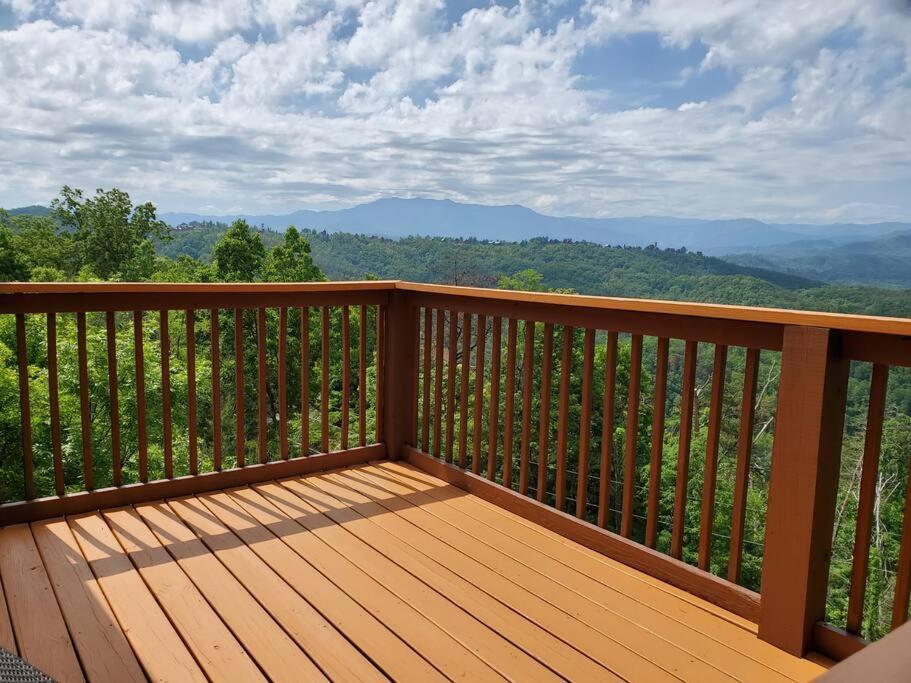 Вилла Yogi'S Den: Breathtaking Views! 3 Min To Dollywood, On 1 Acre! Севьервилл Экстерьер фото